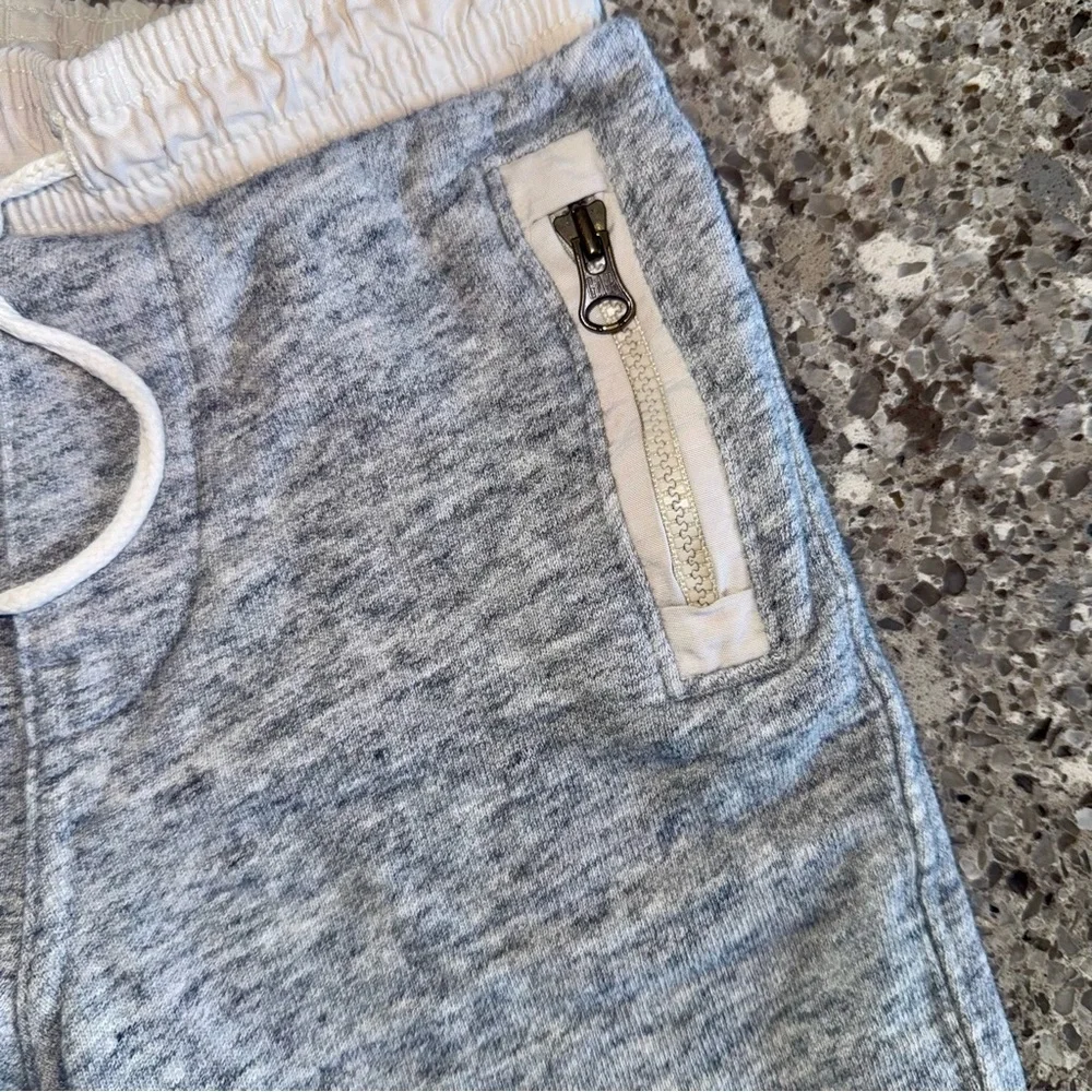 Baby GAP l Gray and White Casual Shorts l Boy’s Size 2Y